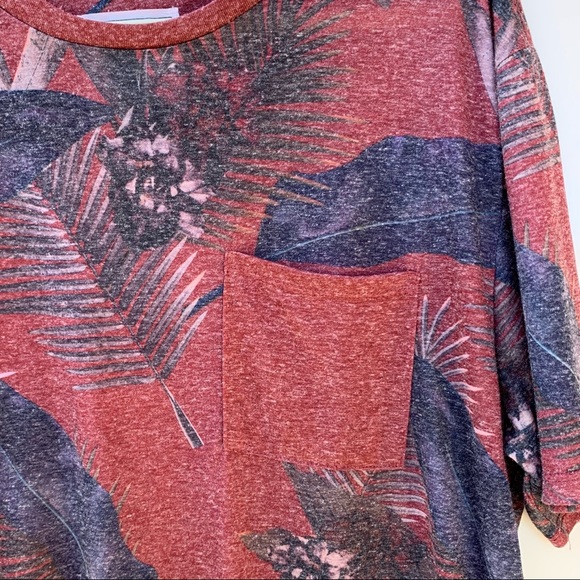 On the Byas Tropical Graphic Burnout Tee Size XL - Picture 2 of 5